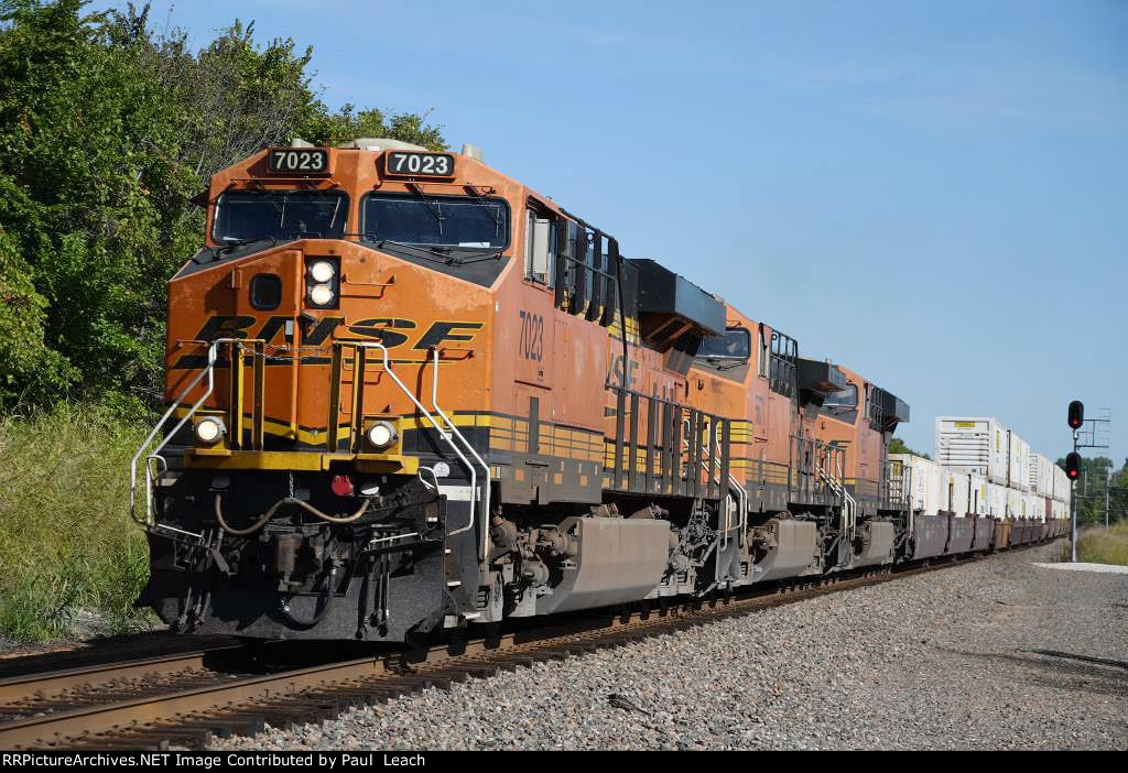 Southbound intermodal comes out of the siding